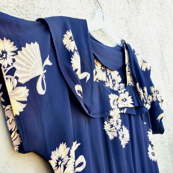 1930s Navy Floral Fan Dress Size 8 Draped Neckline Batwing Sleeve Vintage Rayon - Picture 2 of 13